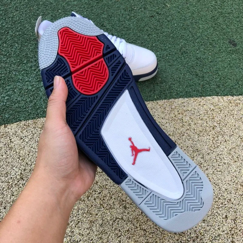 Air Jordan 4“Midnight Navy”
