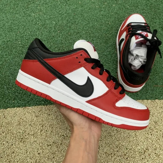 Nike Dunk SB Low “Chicago”