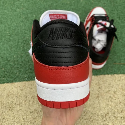 Nike Dunk SB Low “Chicago”