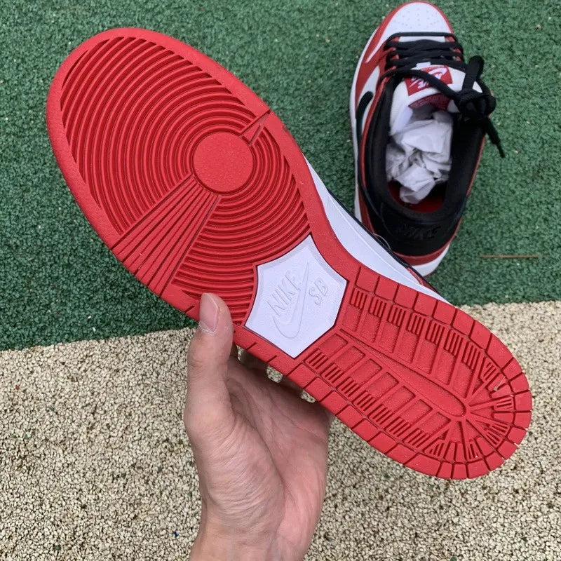 Nike Dunk SB Low “Chicago”