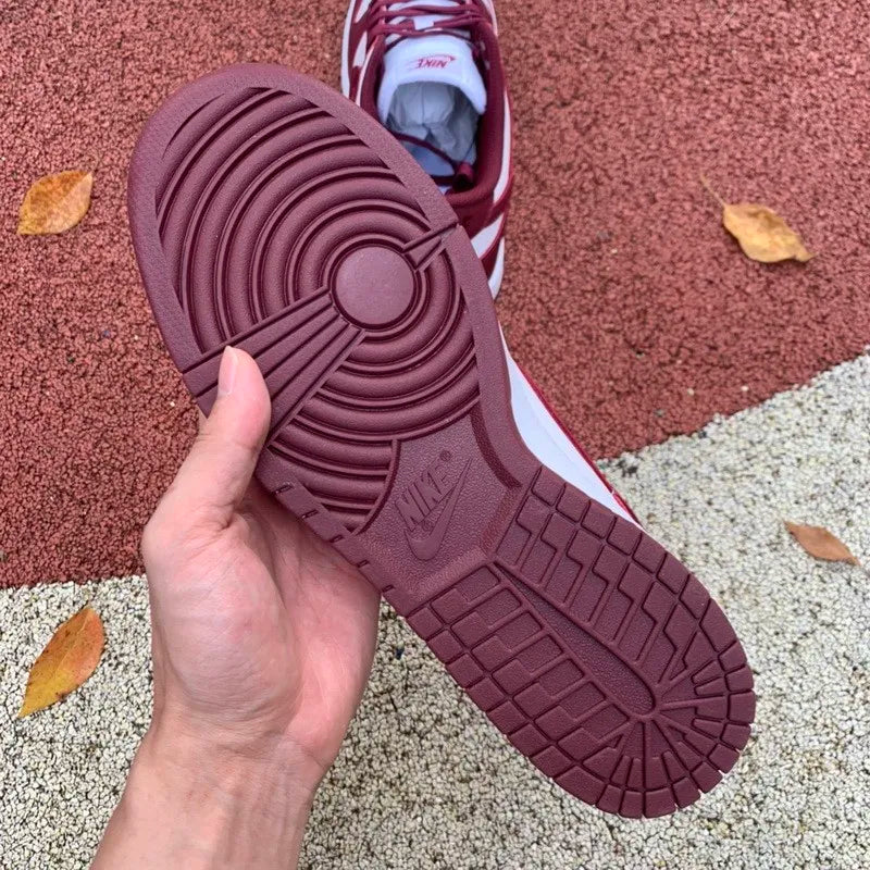 Nike SB Dunk Low Bordeaux