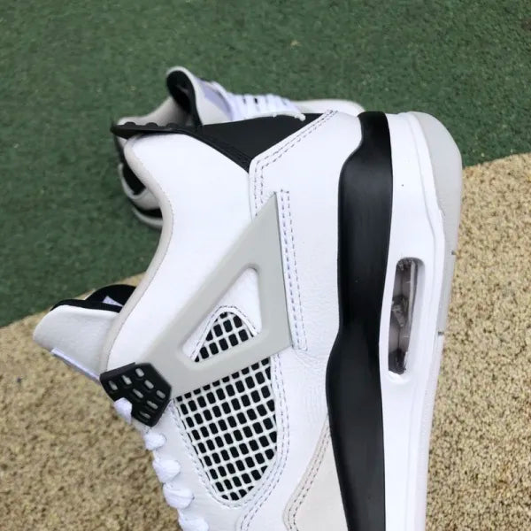 Air Jordan 4 “Military Black”